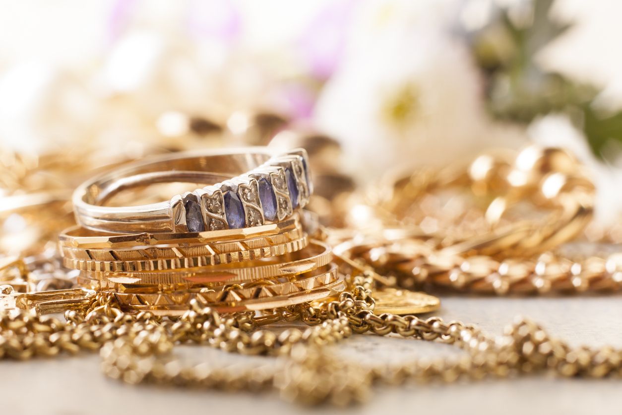 Comment savoir si un bijou est en or ? Astuces d'experts