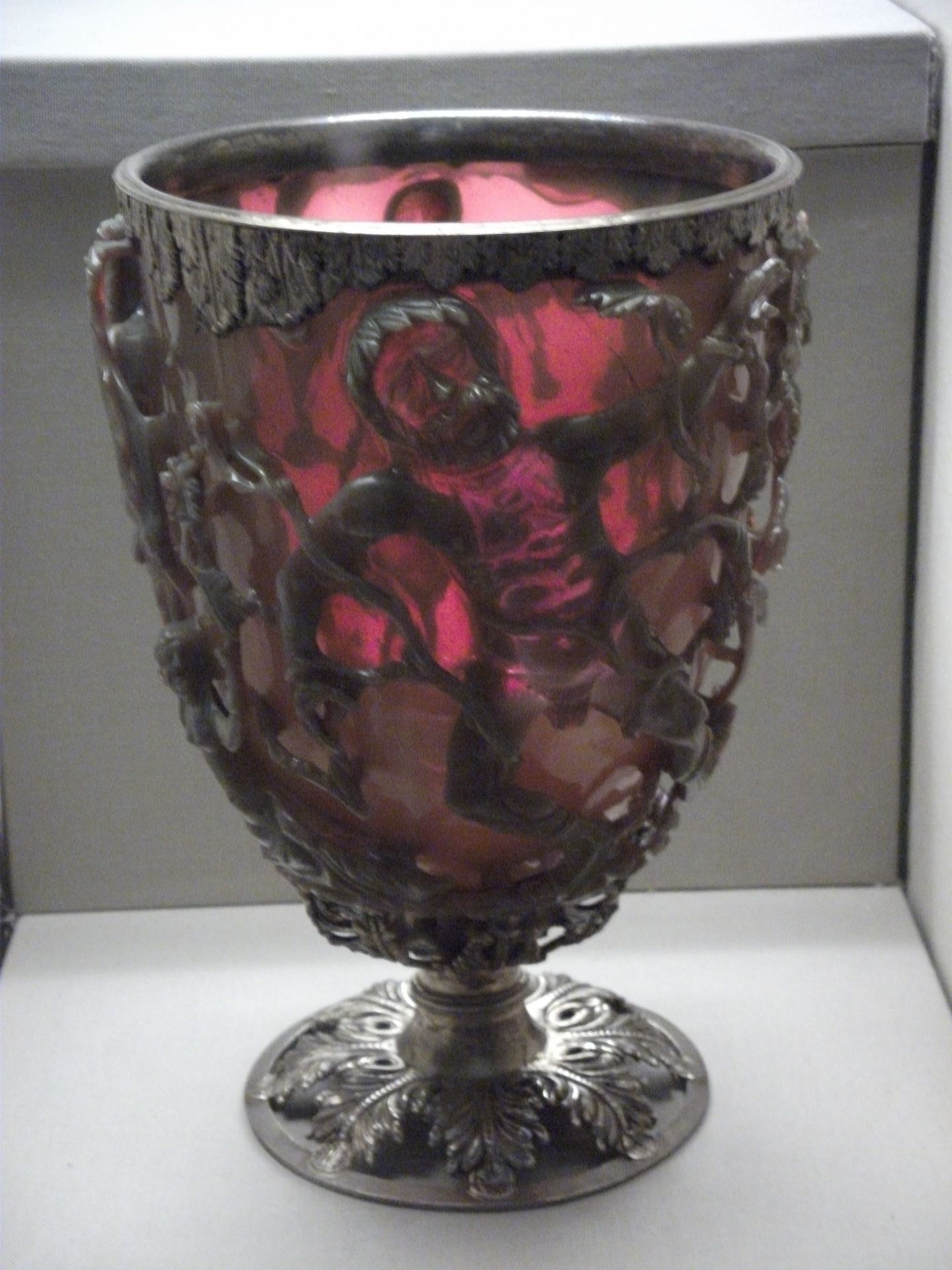 Comment reconnaître du verre ancien ? Du verre vénitien au cristal Comment reconnaître du verre ancien ? Du verre vénitien au cristal