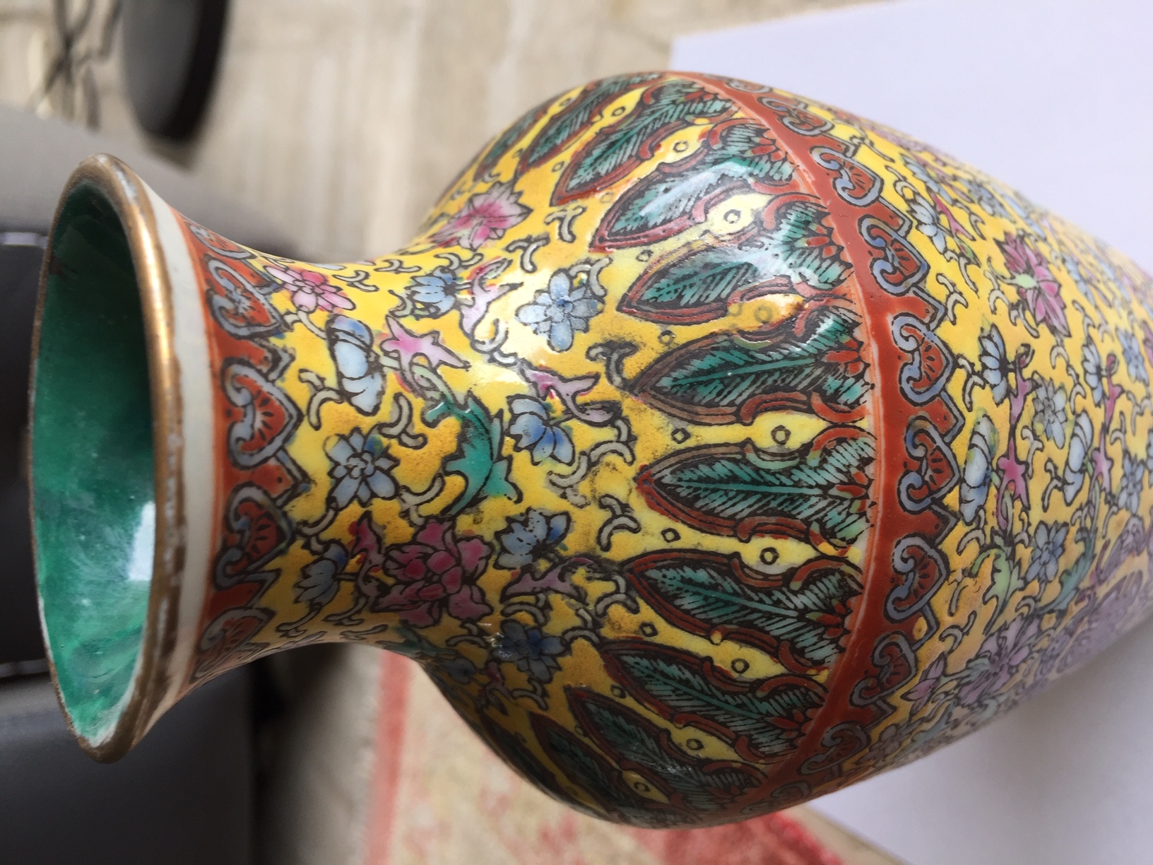 Petit vase chinois Qianlong ? Demandez une estimation