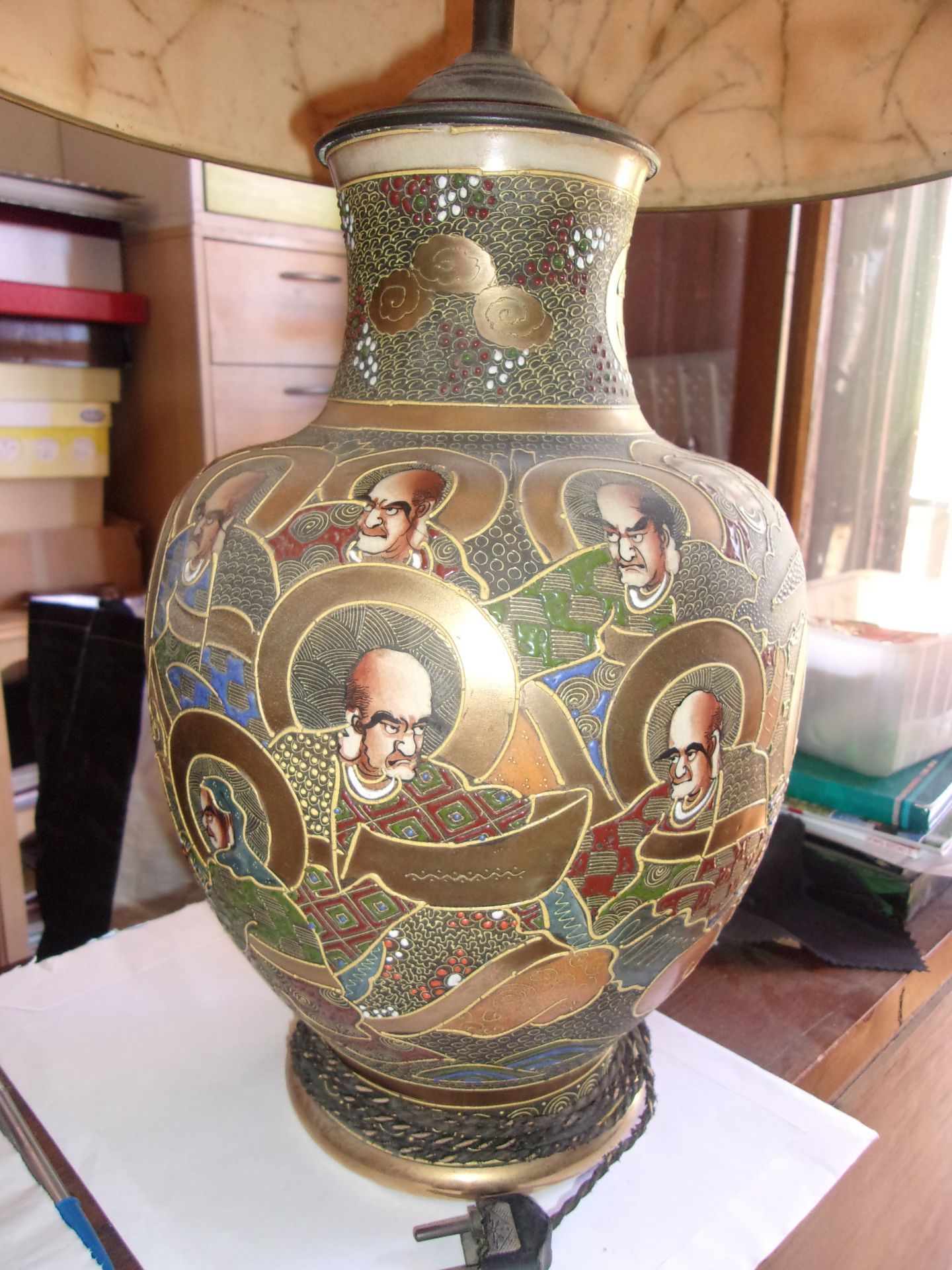 Vase japonais datant de la période de colonisation Demandez une