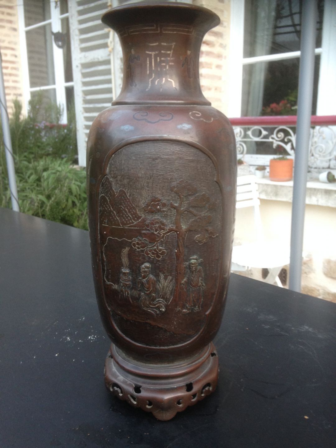 Vase ancien en bronze Demandez une estimation